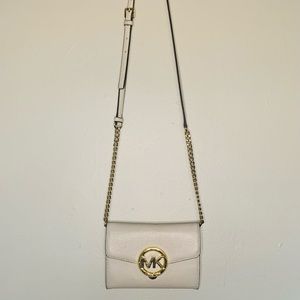 Micheal Kors crossbody